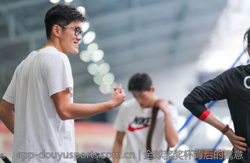 金球奖奖杯背后的寓意